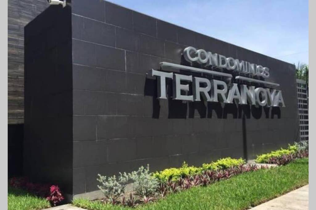 Lujoso Y Acogedor Condominio Ejecutivo/Familiar San Pedro Sula Eksteriør billede