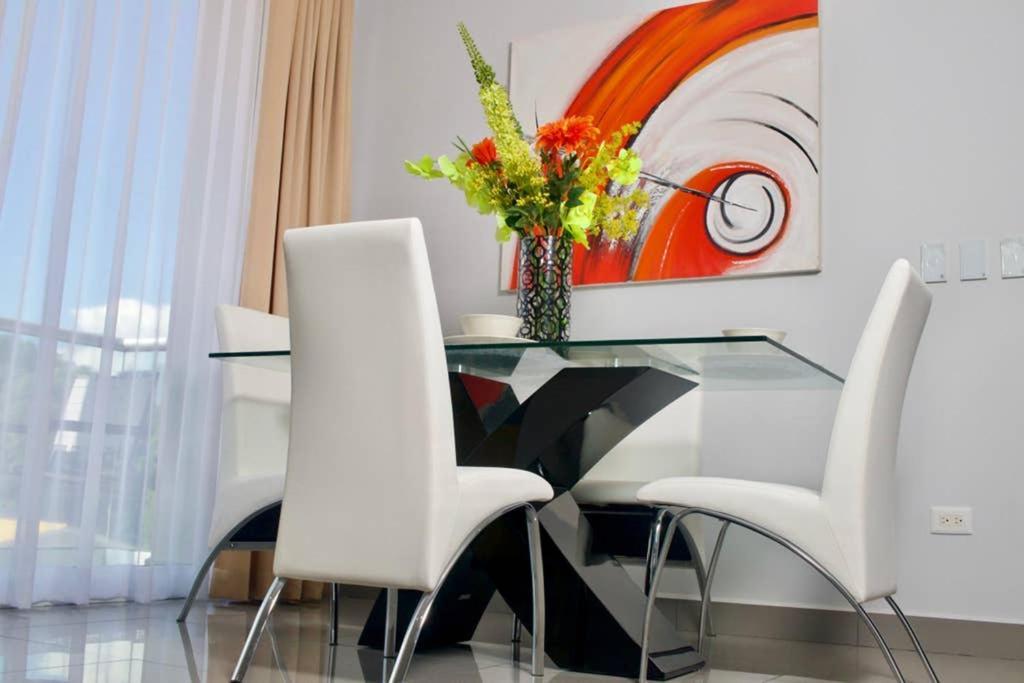 Lujoso Y Acogedor Condominio Ejecutivo/Familiar San Pedro Sula Eksteriør billede